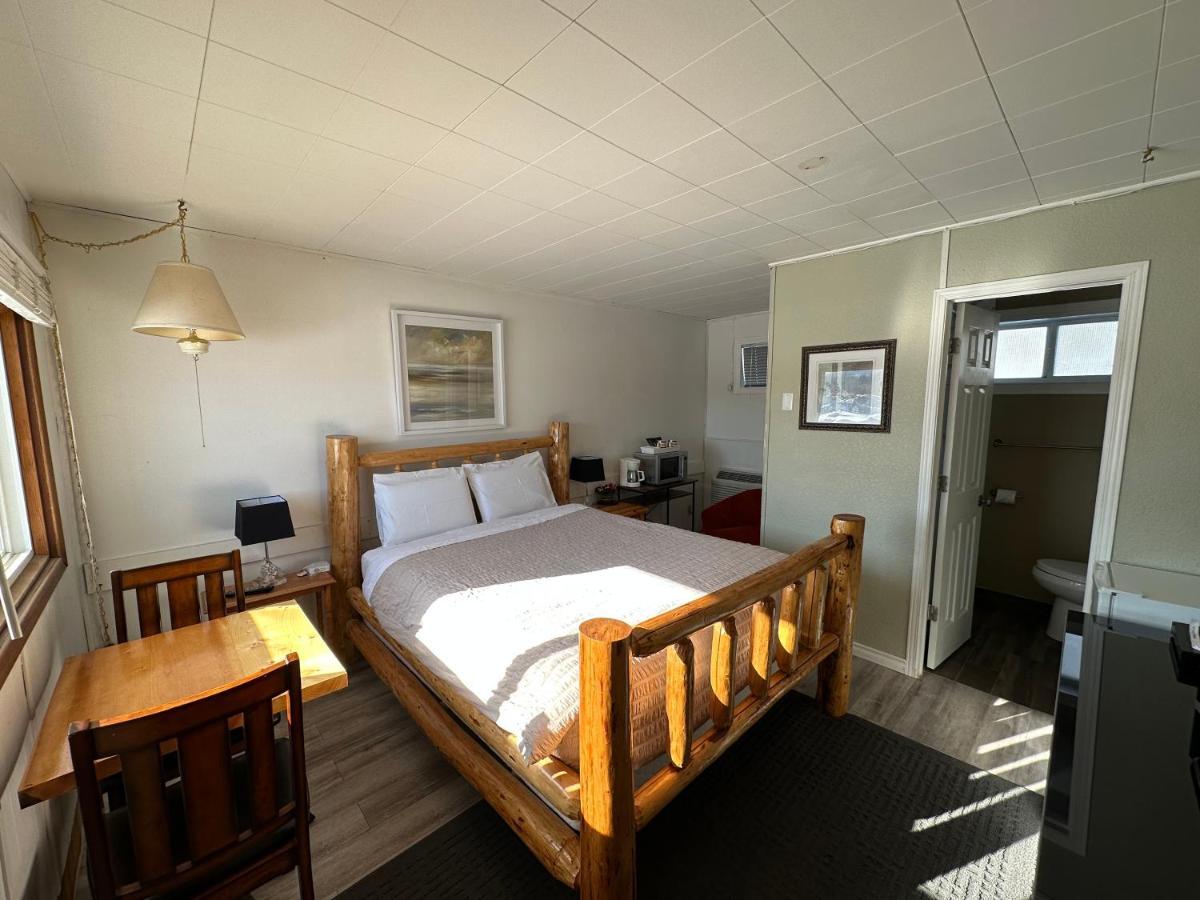 Pinecrest Motel Nipigon Extérieur photo