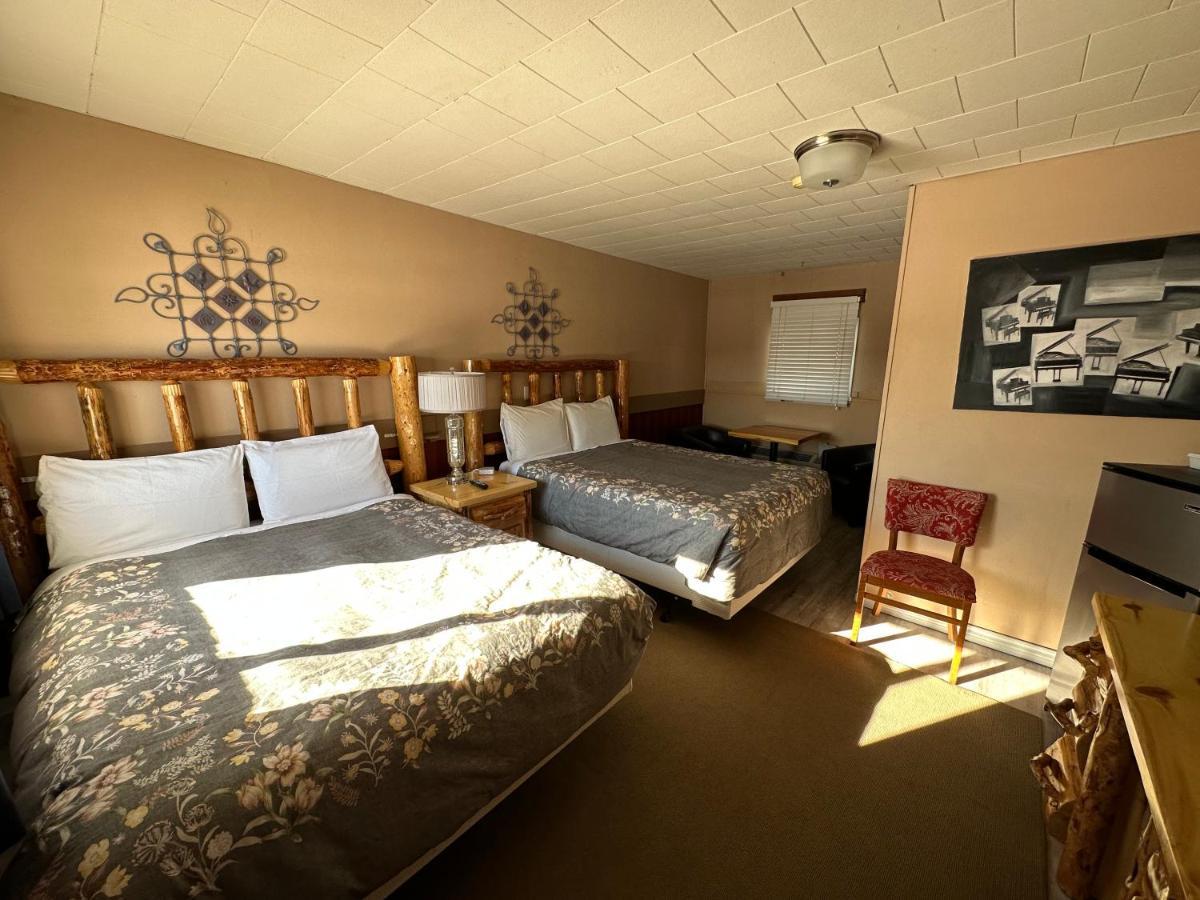 Pinecrest Motel Nipigon Extérieur photo
